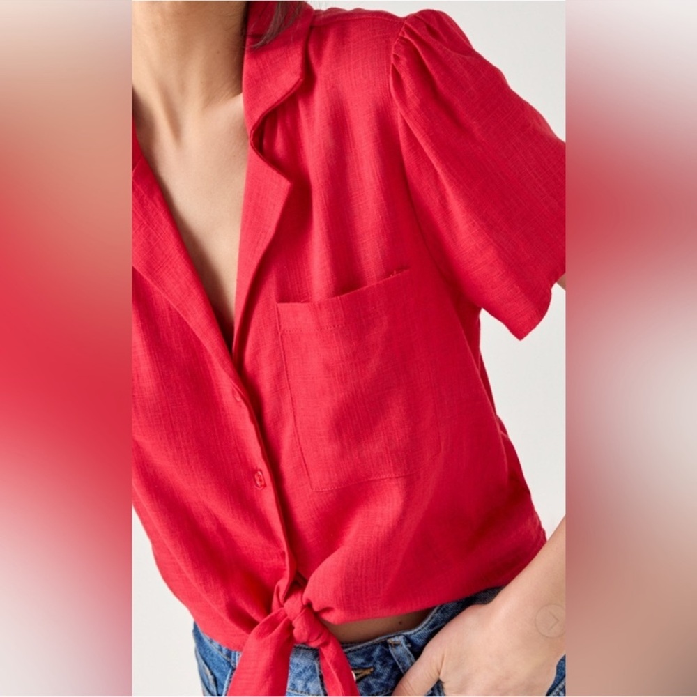 New Francesca's Red Tie Front Button Down
Cropped Top Blouse
